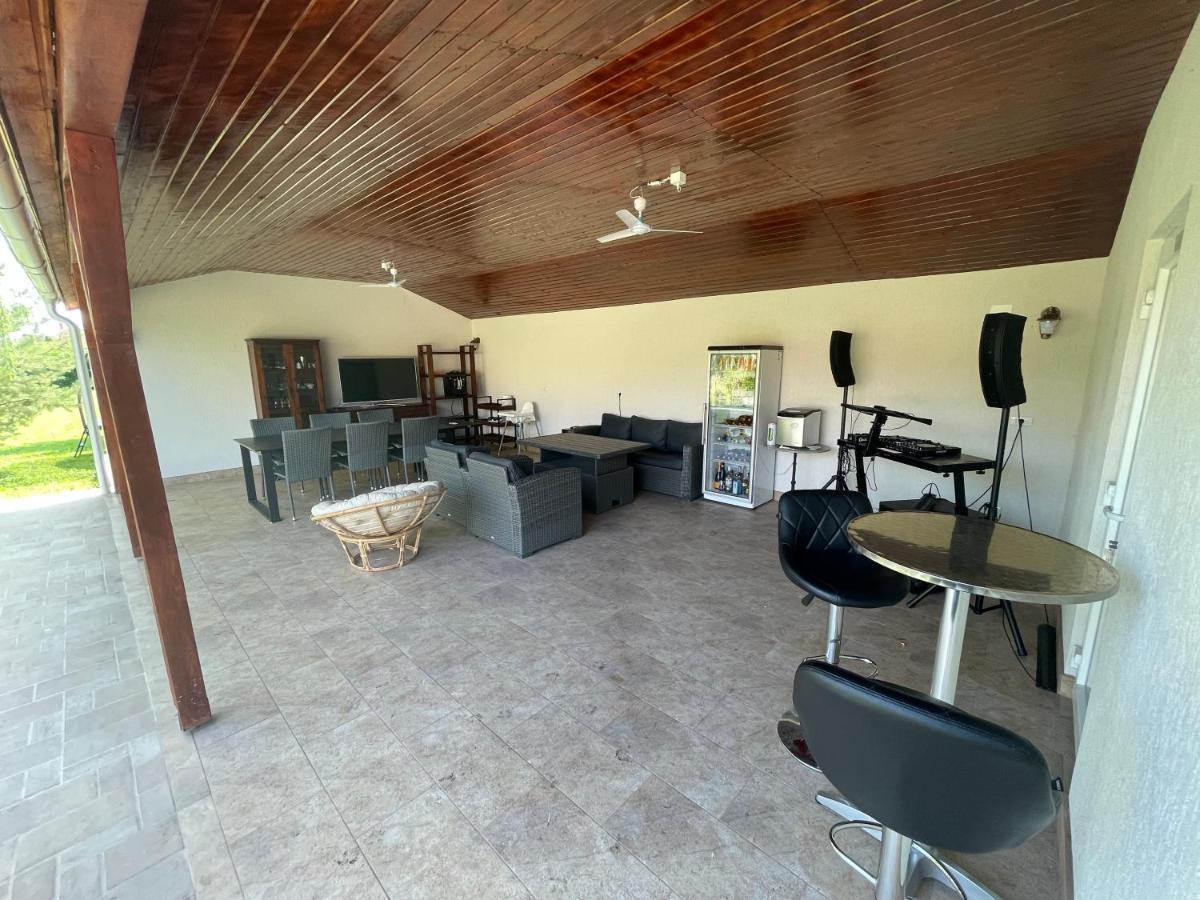 Battonya House Apartment Exterior photo